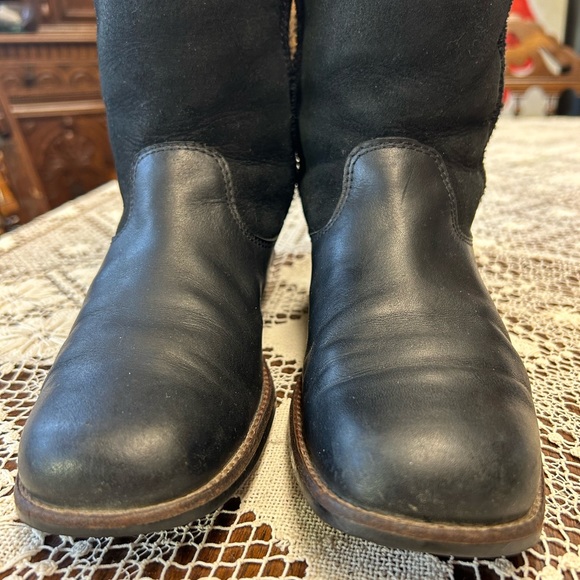 Ugg boots - Picture 10 of 15